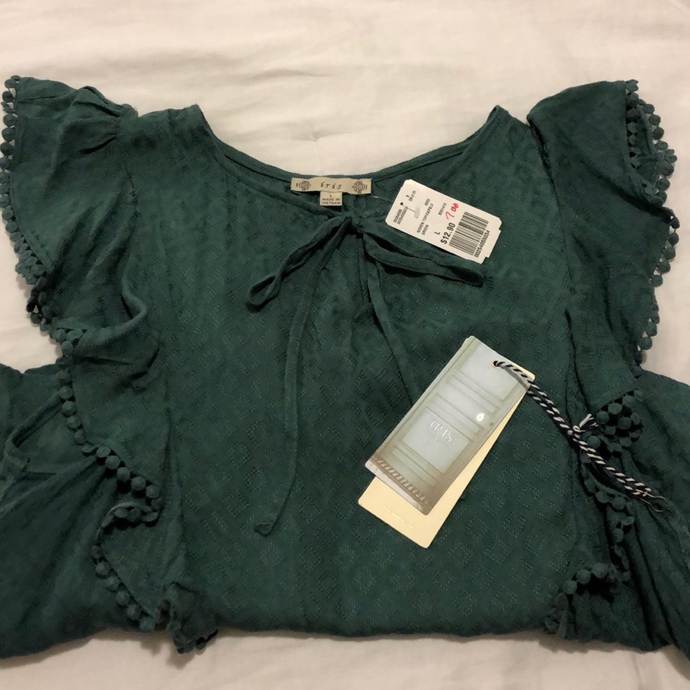 F21 Green key hole blouse